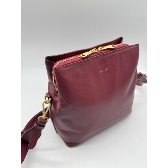 RADLEY Dukes Place pebbled leather middle compartment crossbody bag - BURGUNDY - Picture 3 of 15
